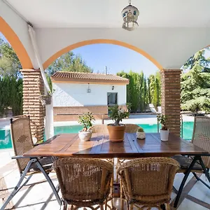 https://lujosa-villa-en-baza.es-andalucia.com